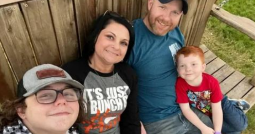 Mom of 4 carried away by hurricane in front of her family